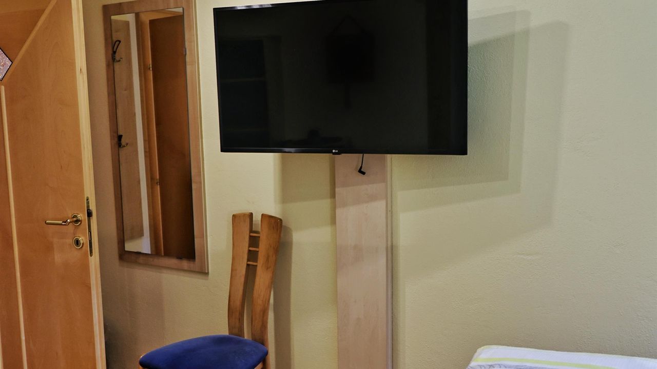 Doppelzimmer inkl. TV Doppelzimmer inkl. TV